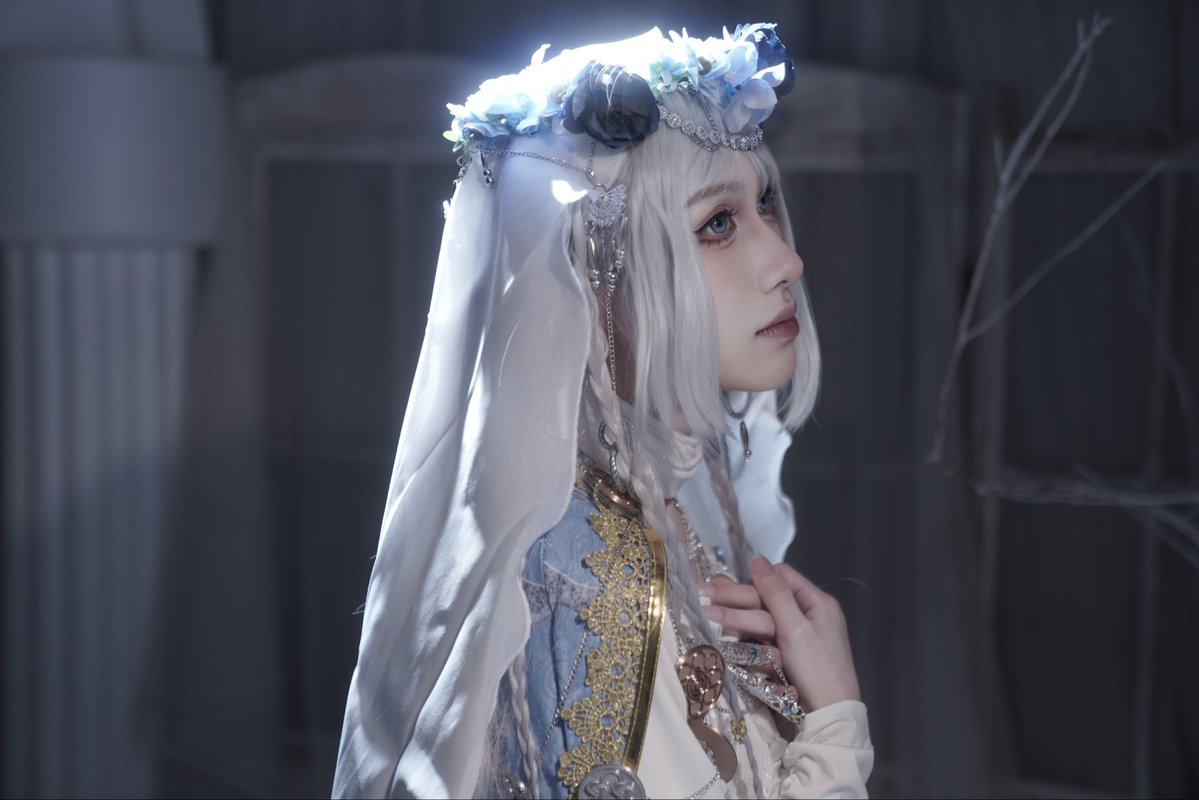Red_Tearstone's tweet photo. 去年圣诞拍的小蜗，这里也发一下
||| Revenant: Me
||| Costume: incosplay
📷 at Dec. 25th, 2025🎄
📸 by SONY | ILCE-7RM4
感谢摄影和后期
#ELDENRING #NIGHTREIGN #cosplay https://t.co/8EAVnmsVDk