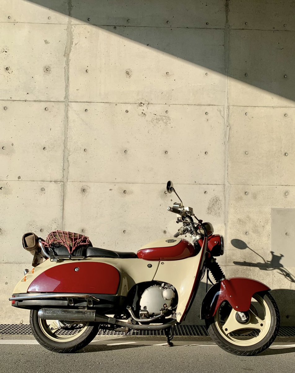 SW1_peko's tweet photo. 久しぶりのSW-1。

エアフィルターを交換しました。

他車種と共用部品は在庫があってありがたい🙏

右が交換前、左が新品。

これは⋯ヤベェ色しとる💦

これで、加速や燃費が少しは回復するはず！

この週末は少し乗ってみるかな🤔

 #SW1 https://t.co/GrD8hepqIZ