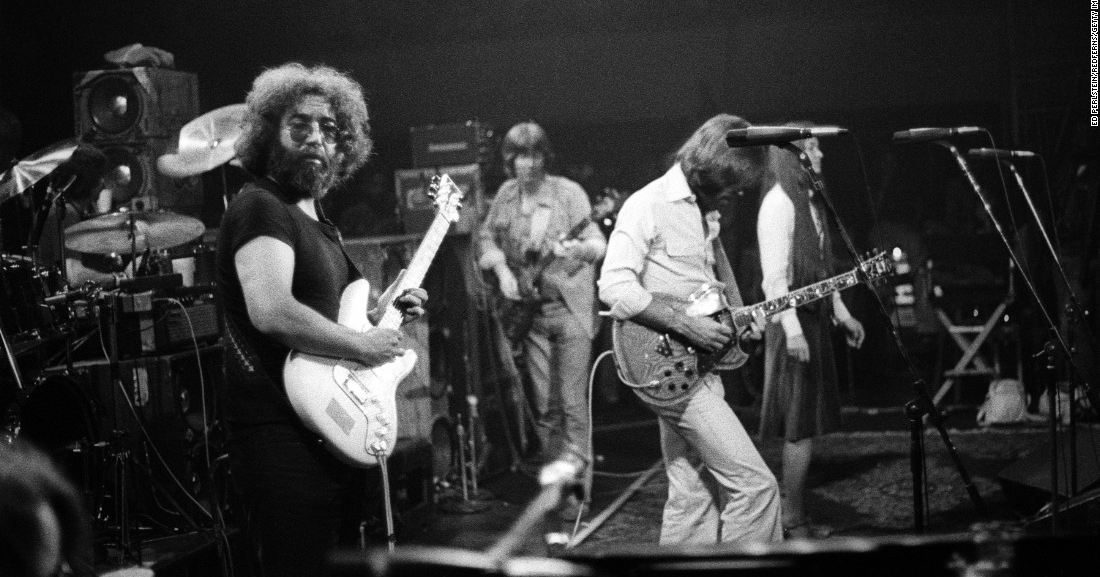 TJStJerome's tweet photo. Grateful Dead 10/2/77 Paramount Theater Portland OR https://t.co/KypHjbPS7i https://t.co/JE2rY8x0bZ