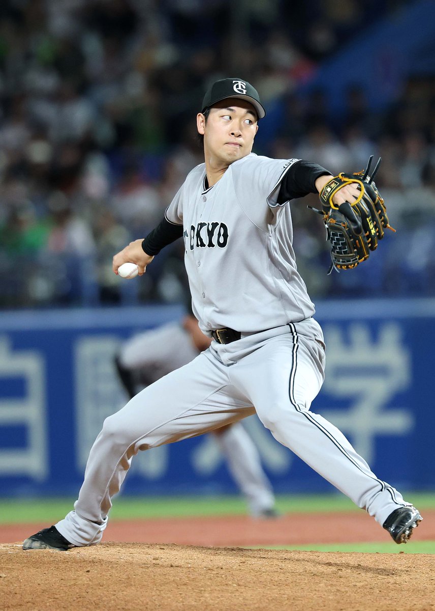 TokyoGiants's tweet photo. 【一軍】巨人 1-5 ヤクルト

先発の #山﨑伊織 投手は4回1失点。
#リチャード 選手の第3号ソロ本塁打で先制するも、その後逆転を許し敗戦。

https://t.co/ov4DH54qxO https://t.co/WmzWCl2V4C
