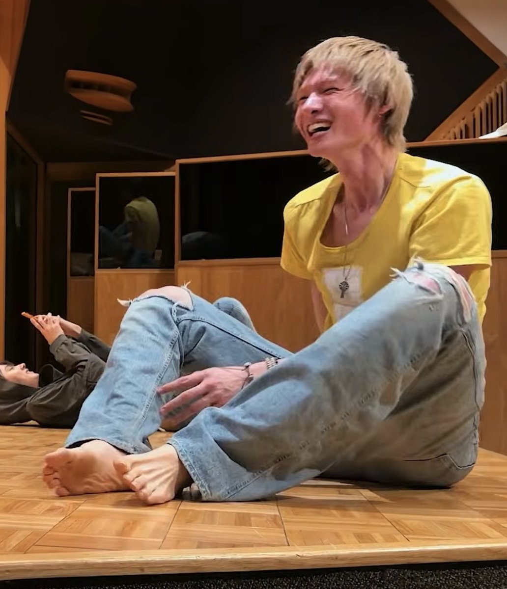 Kpopmalefeet1's tweet photo. Martin (CORTIS) https://t.co/1Fsh8d7oOy