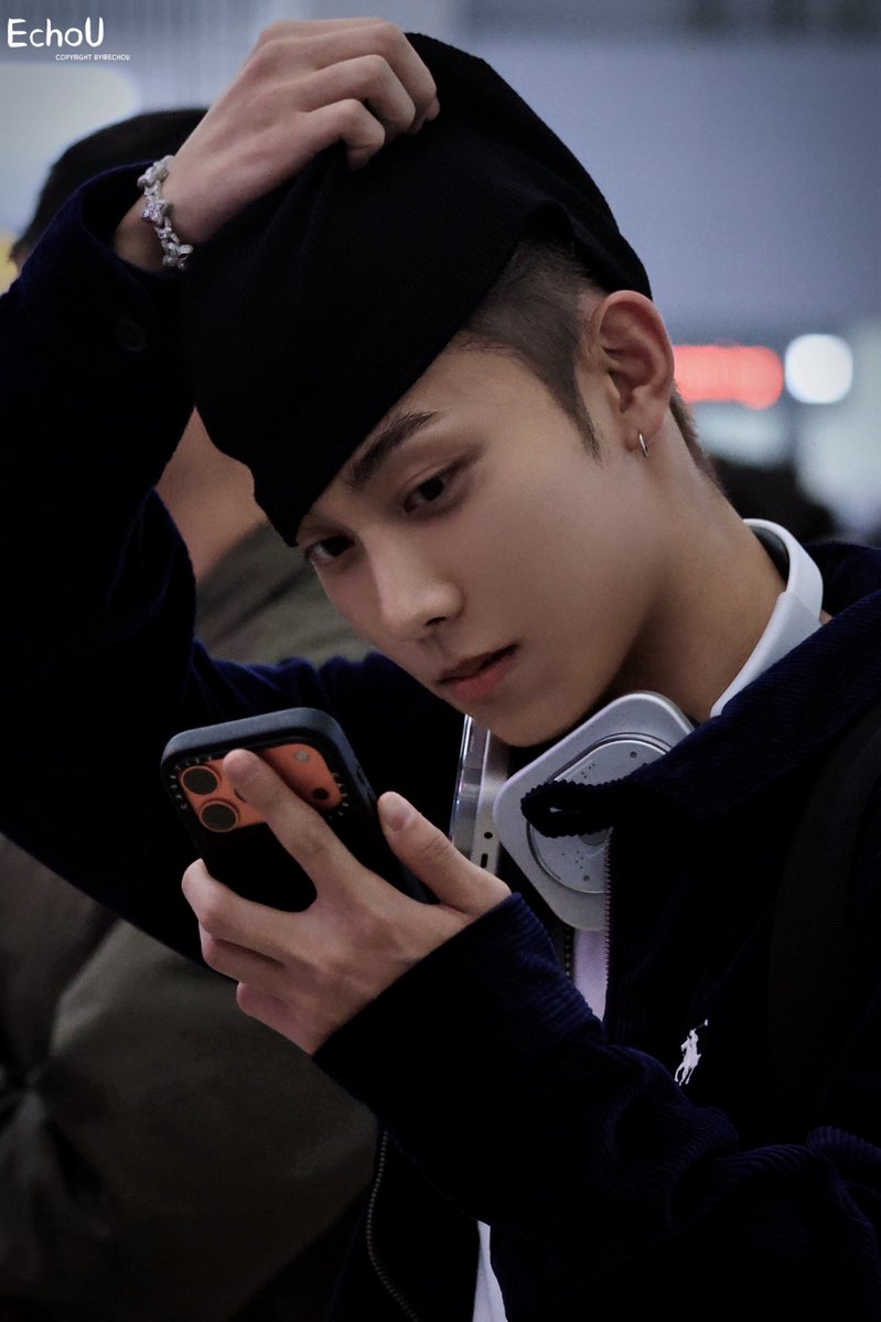 EchoU_6's tweet photo. 20261002 ICN

머리색 너무 궁금해 ㅠㅠ

#LNGSHOT #롱샷 #RYUL #률 https://t.co/UMbqpxK9Z3