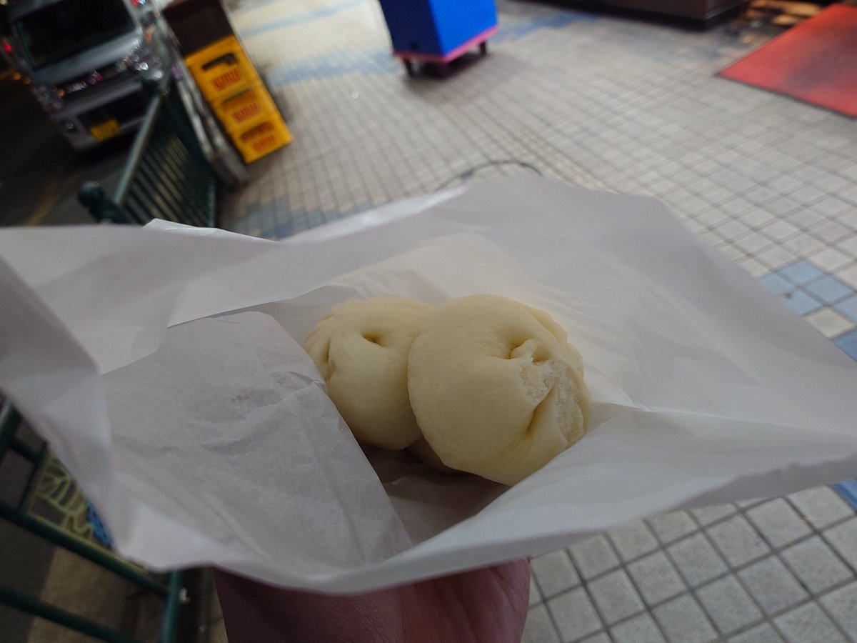 _mai_4874's tweet photo. ラジオで紹介されてた桃太呂を購入。
二口サイズなので、3個買ったけどすぐに食べ切り。皮も餡も美味しかったです(573
#ノナカの野望 https://t.co/eIHTbSzWjl