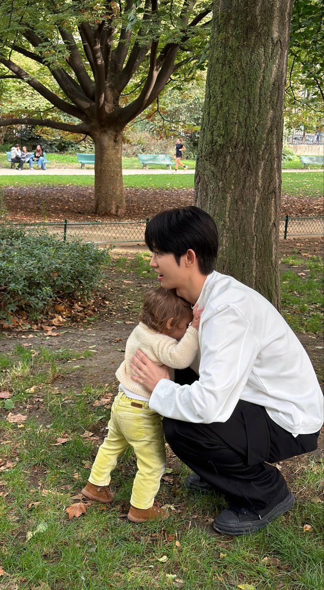 Dino_1218's tweet photo. เห้ยยยย วางข้างกันเฉย ๆ เหมือนครอบครัวสุขสันต์ซะได้ 😳🐶🐰👼🍼🩵🩷💞 https://t.co/uR2Vant6NE