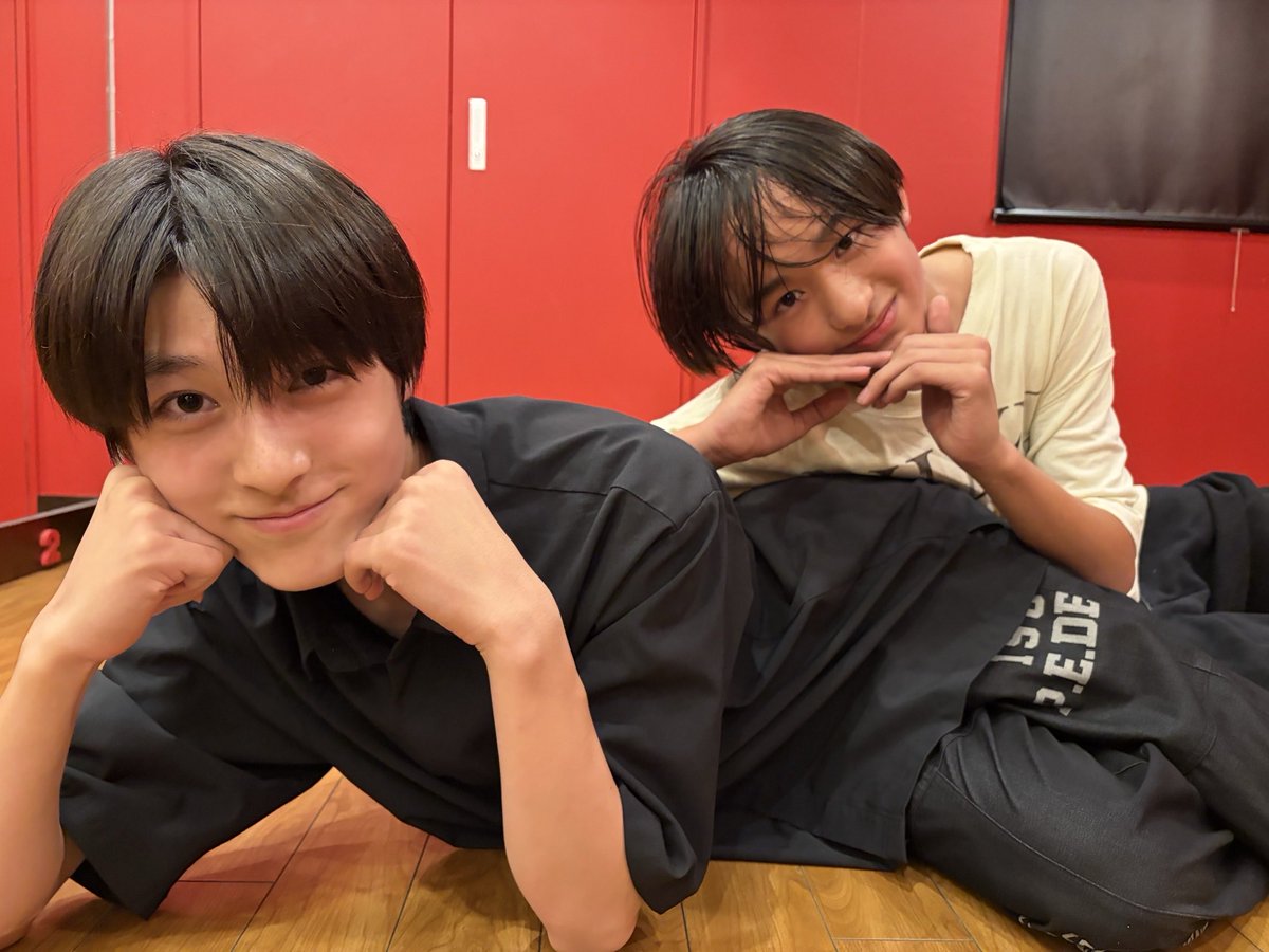 EBiDAN_OSAKA's tweet photo. ★★
 2026年10月4日(日） 
「スターダスト大阪ショータイムvol.4」 
https://t.co/AsiDFlBdPr

シガーボックス・バルーンアートに
挑戦🎈？？
#矢野原圭吾

Cute💄でSexy 🫦？？
#岡本拓門　#松山聖矢

アフタートークイベントはこちら⤵︎
https://t.co/2MI2tIio9c

It's showtime🎙️🎙️"

#EBiDAN https://t.co/0H5N3J5s9o