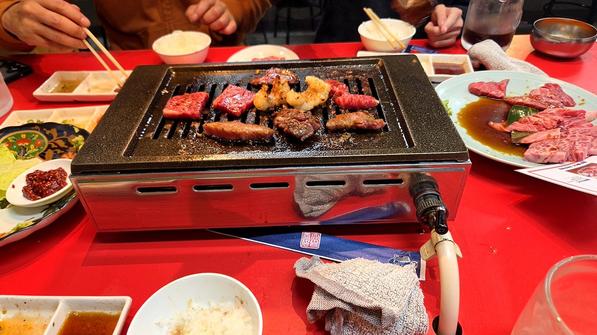 hinazhk4's tweet photo. 焼肉きちゃ！自分だけ胃もたれでダウン中 https://t.co/SQ2T4flmuD