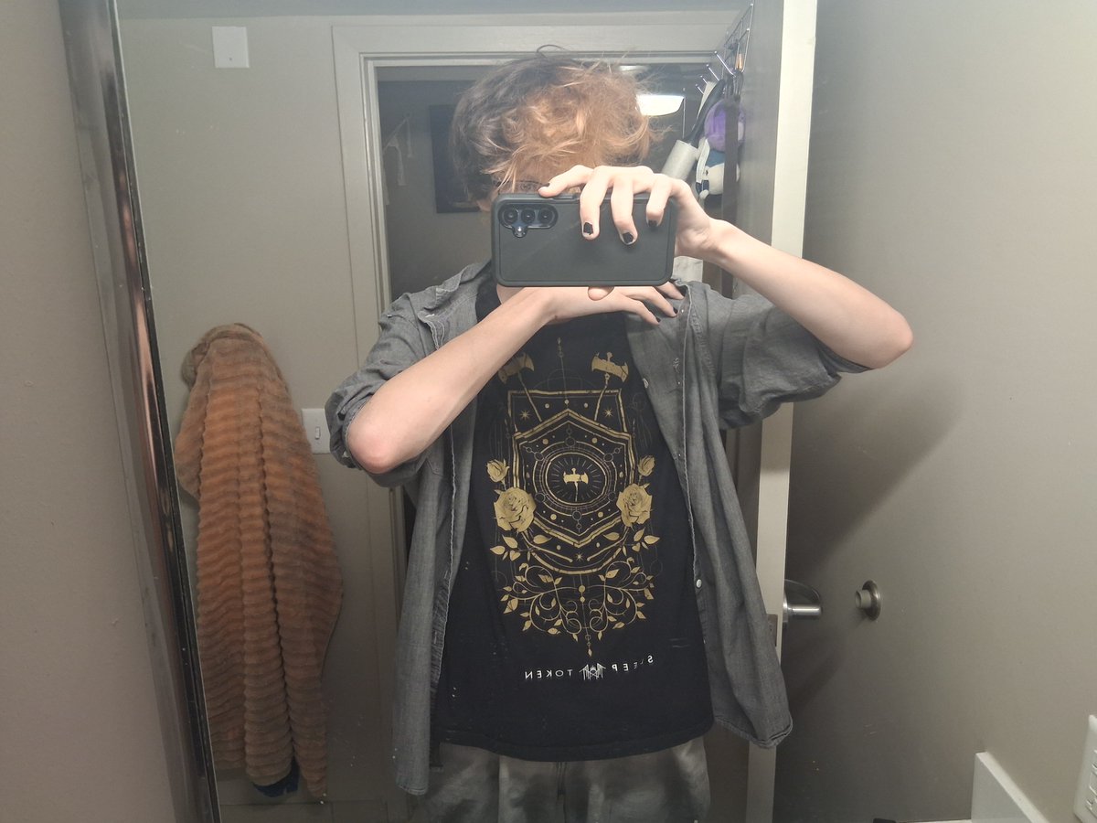 a_SleepyFoxx's tweet photo. I LOVE DRESSING UP https://t.co/VVwPLpxJlx