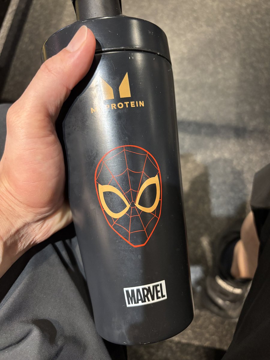 Marveluqqz's tweet photo. こんなにスパイダーマンを持ってきて、曲を聴いたとしてもスパイダーマンにはなれないけど!!!
トムホスパイダーマンの身体に近づけるためのモチベあげれる🔥🔥🔥🕷️🕷️🕷️ https://t.co/7AfouvYGmQ