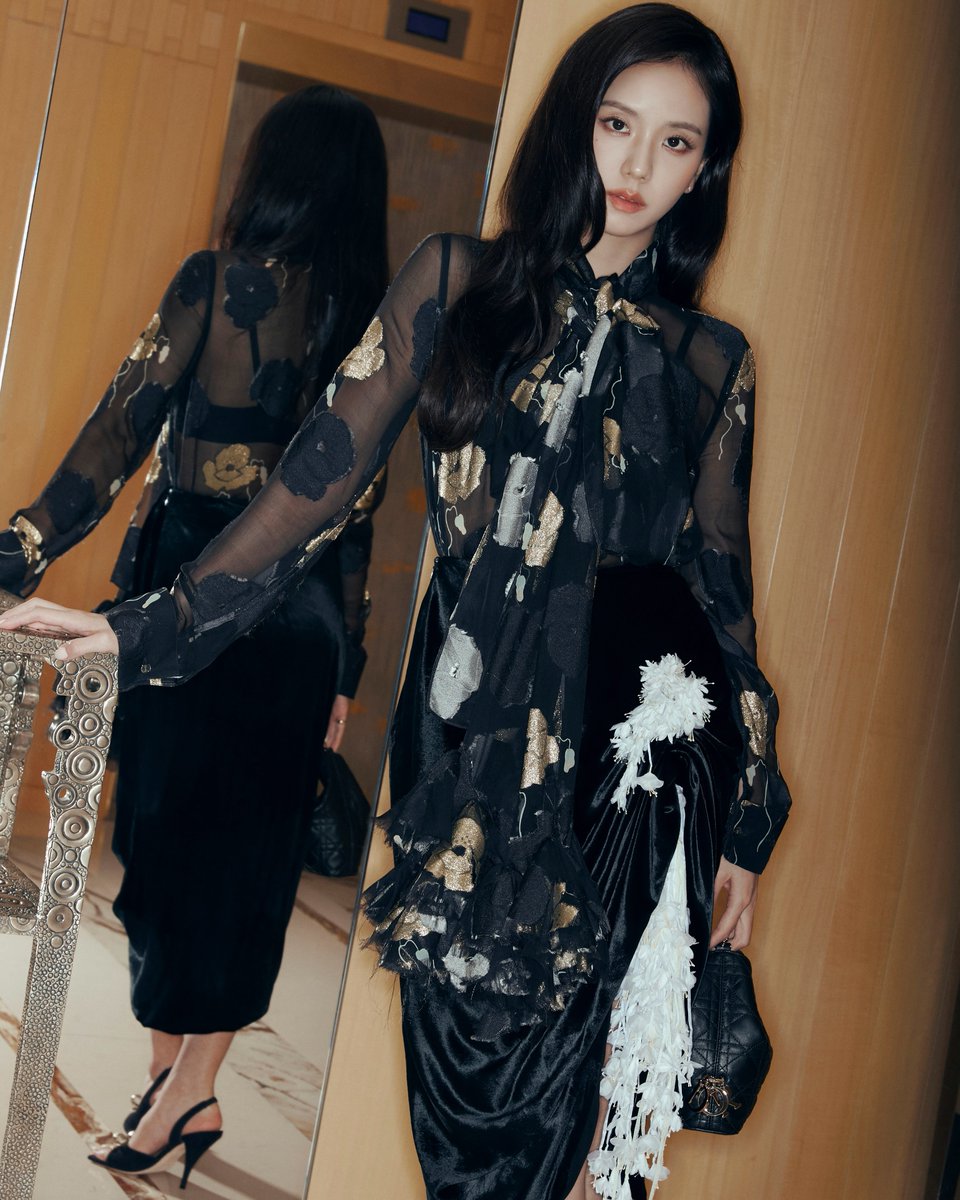 blckpinkpic's tweet photo. JISOO IG UPDATE https://t.co/gFjpVxqxlf