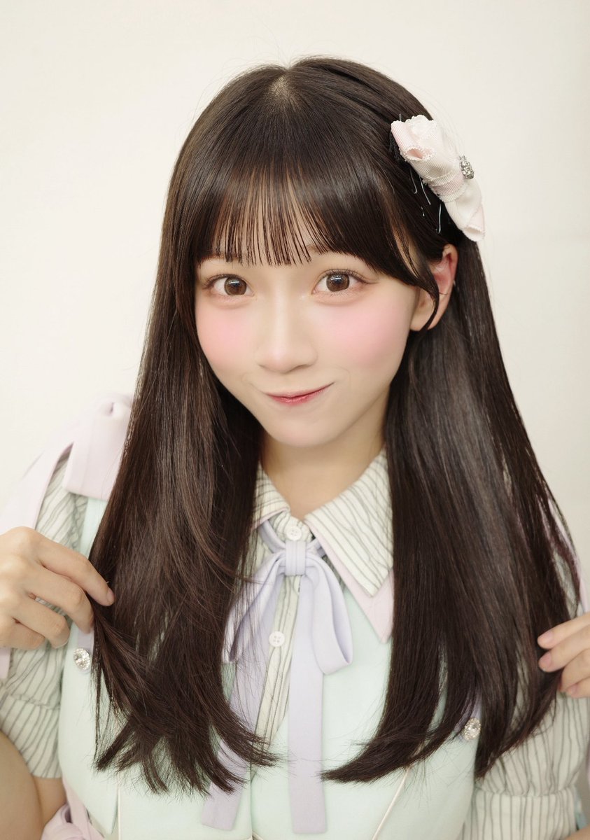 amano_konoa's tweet photo. ニアジョイ会ありがとうございます💓😳1部2部と来てくださってとっても嬉しい限りです…｡･ﾟ･(ﾉД`)･ﾟ･｡
楽しい企画やパフォーマンスも«٩(*´ ꒳ `*)۶»ﾜｸﾜｸ💓沢山笑顔で盛り上げてくださってありがとうございます！🥲😭
みっちゃんと髪飾りを交換💓嬉しいです！😻#ニアジョイ https://t.co/z81Osm7n4d