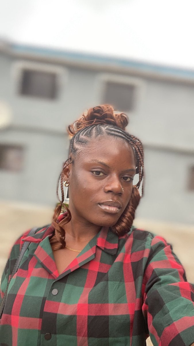 deparisx0's tweet photo. Friday selfie featuring my new hair… apparently this hair cost me my sleep 😂😂
Yoruba would say “tita riro la n kola”. https://t.co/3KwGNz8tjd