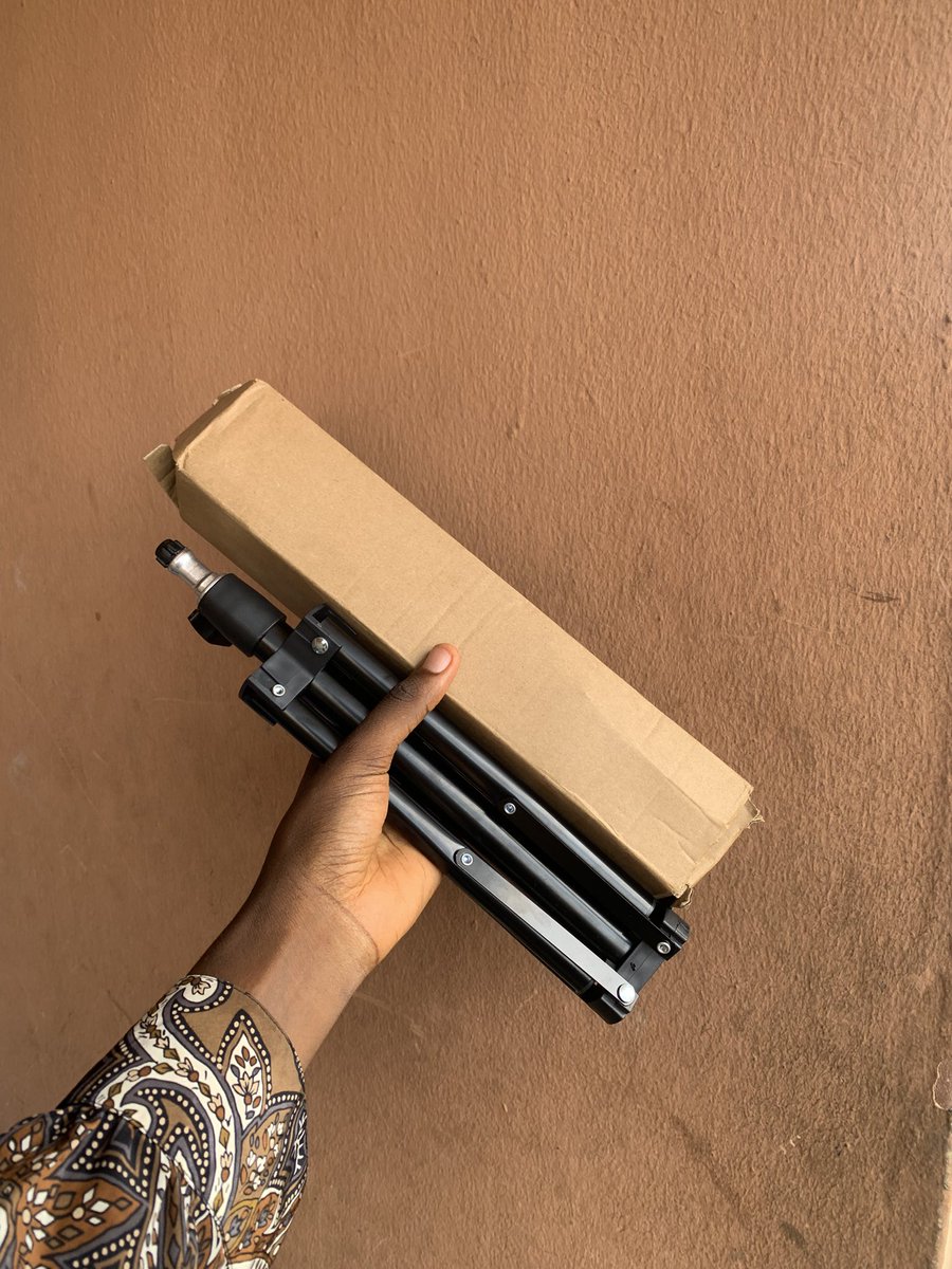 _Aarinola_'s tweet photo. “When the time is right, I the Lord will make it happen.” 🤭❤️

Now it’s time to show the world what I sell with my tools 😭😂

If you’re my friend, prepare to dance next semester because I go too use una do content. Ehen! 😂😭💔 https://t.co/b3n02pzHao