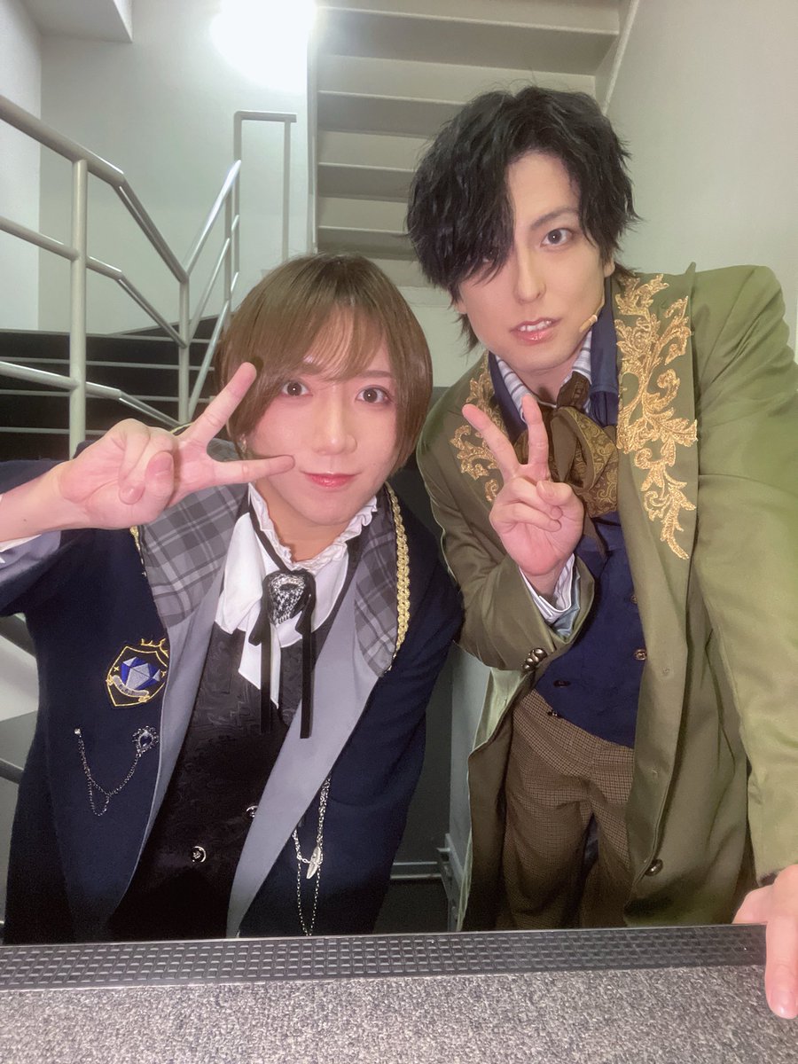 Yota_Suzuki_'s tweet photo. 舞台『拝啓、親愛なる魔法使いのあなたへ  - lapis lazuli -』
3日目終了しました！
ご観劇いただいた皆様!お手紙も!誠にありがとうございました💪
今日の夜公演で折り返し。
残り2日も丁寧に！届けてまいります🔥
色んな方と写真撮れました！
#レタステ https://t.co/iQ0X0g02nN