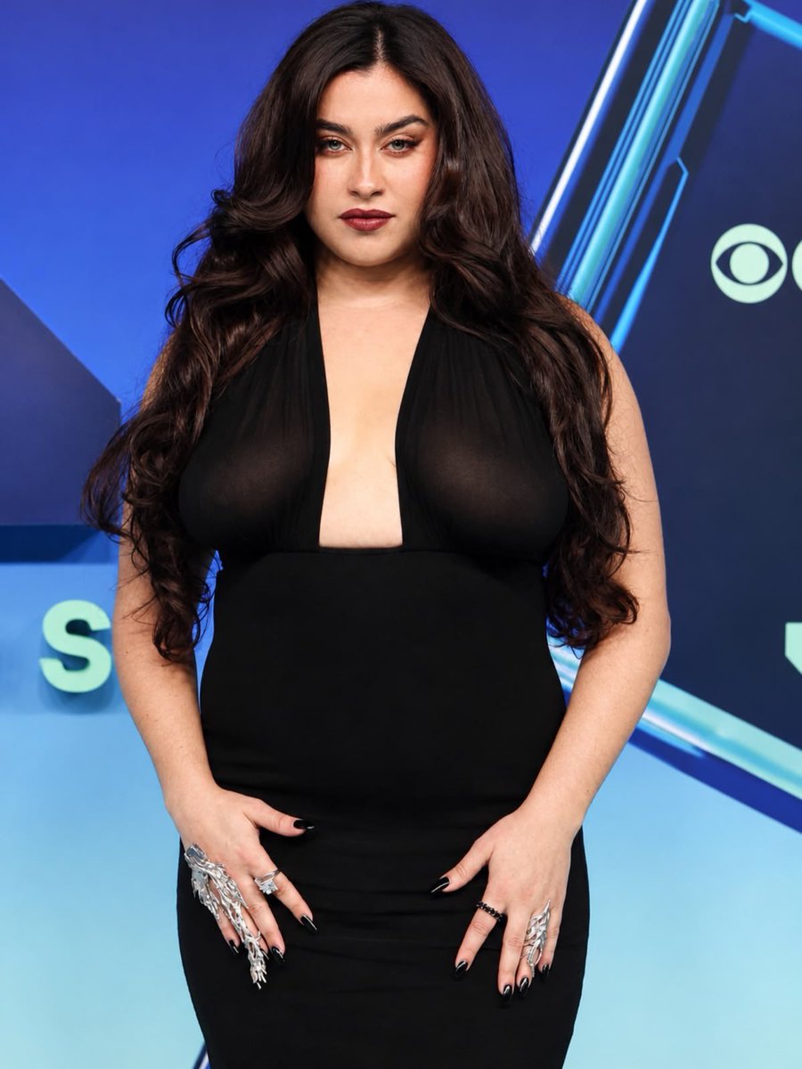 hrtsyada's tweet photo. What a woman 😩

#laurenjauregui https://t.co/P2ZBTwsszK
