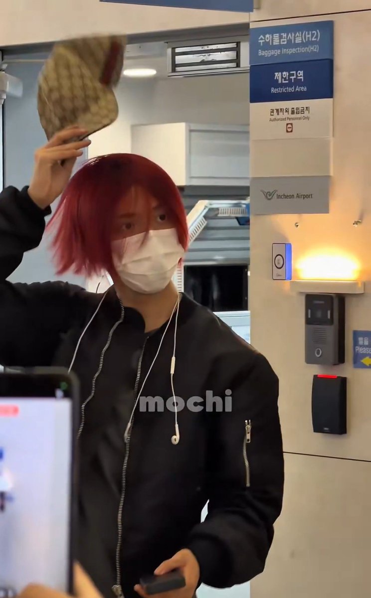 wooj4sho's tweet photo. KITTY WOOJINIE WITH RED HAIR 🌹❣️ https://t.co/PK21Hn56WL