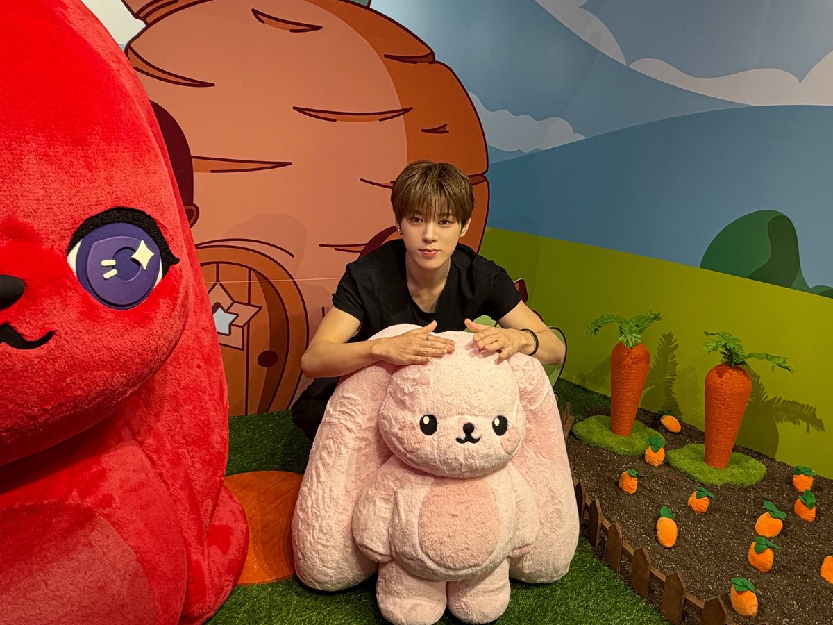 kkang052's tweet photo. 누가 토끼인지 맞춰보실 분 https://t.co/hW25gYKIQA
