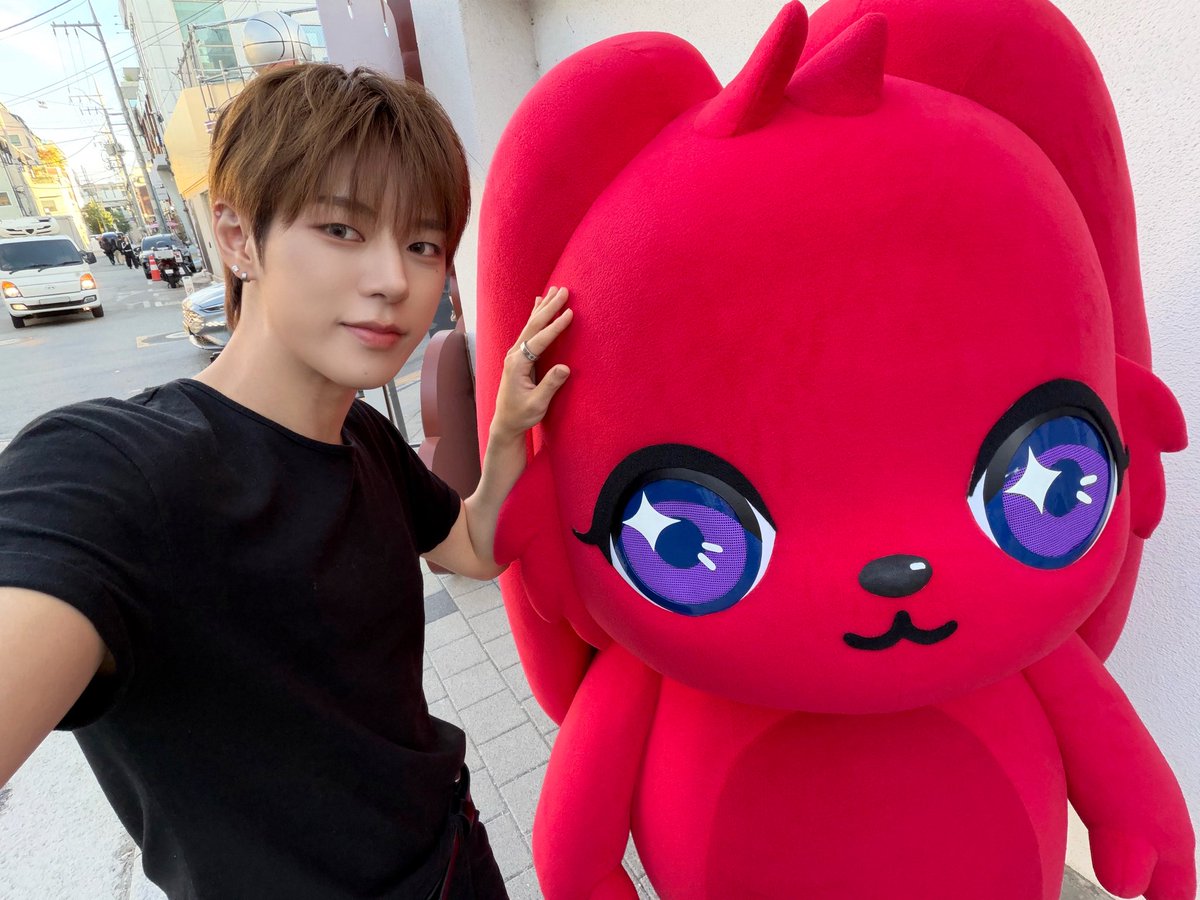 kkang052's tweet photo. 누가 토끼인지 맞춰보실 분 https://t.co/hW25gYKIQA