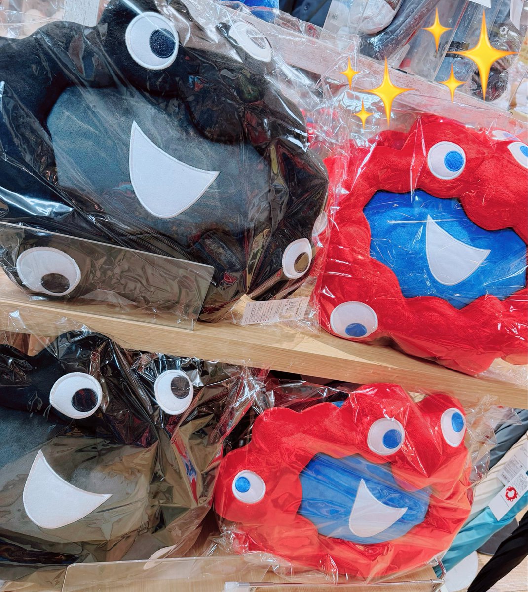 u_kiddyland's tweet photo. 🍀キャラクターコーナー🍀

✨#ミャクミャク 新商品✨

ミャクミャクから初登場のレトロカラーをはじめ、
カラフルなペアキーホルダーやマスコットが多数入荷いたしました🌟

ぜひチェックしてください✅ https://t.co/odzszSsf69
