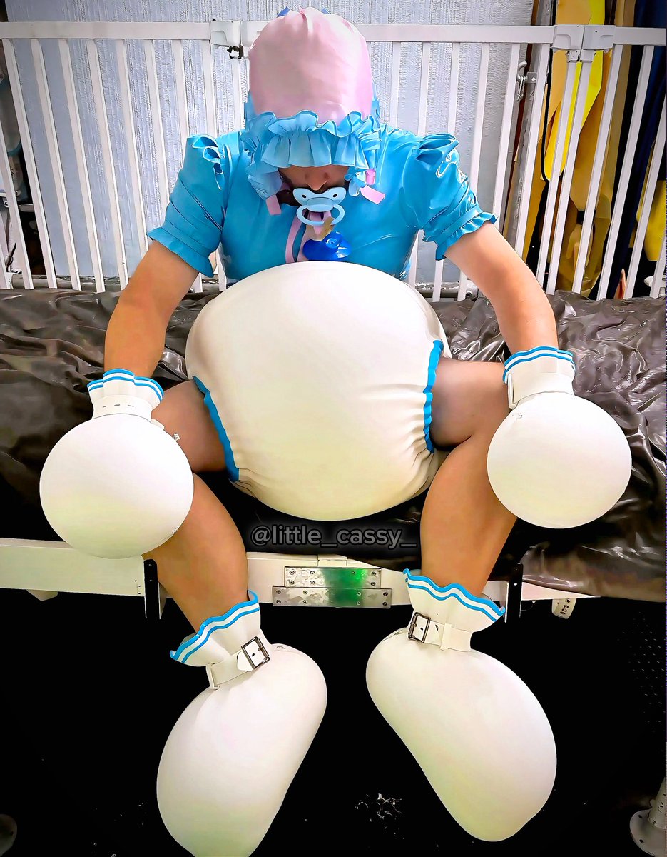 Little_Cassy_'s tweet photo. Waking slowly &amp; confused in a crib.. last nights clothes transformed into a squeaky growing bouncy outfit.. no more use of your hands &amp; feet..

feeling smaller, deeper &amp; deeper into big babyhood &amp; thirsty for a morning feed 👶🏼

Your new life 💨😵‍💫🍼💦
@pumpld 

Retweet for more 🫶🏼 https://t.co/ibOIQ92JQ2