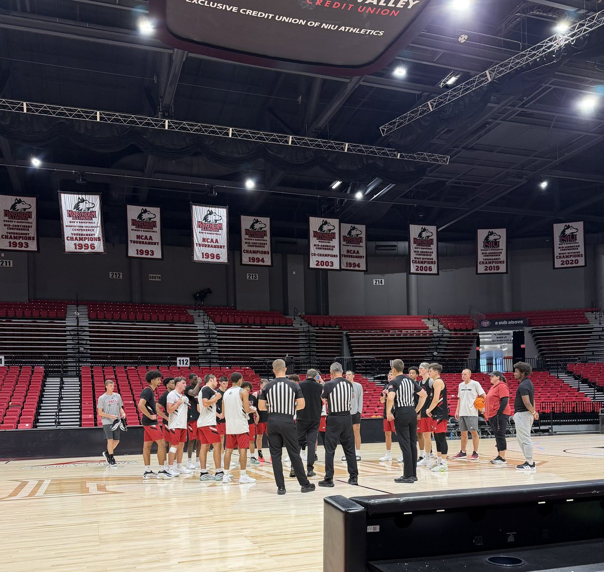 _Sam_Koch's tweet photo. Thank you Coach @MattMajkrzak and the entire NIU Men’s Basketball staff for having me on campus yesterday! https://t.co/c8gSsvonV3