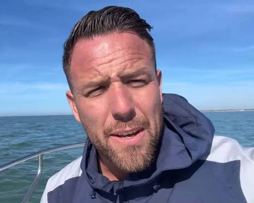 LeePheonix360's tweet photo. Danny Tommo 

Didn’t Kill anyone 
Didn’t Rob anyone 
Didn’t commit fraud

And is remanded in prison when prison spaces are at a all time high 

All he did was to highlight the fact our children are at risk of the invasion coming across the English Channel in small boats https://t.co/7C1DHnWm0q