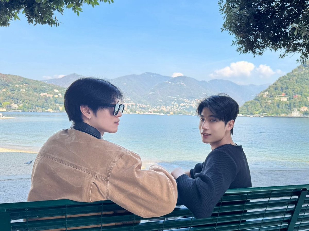 ArunRungTH's tweet photo. Hello from Lake Como
มาคนเดียวก็ดี แต่มาด้วยกันดีกว่า

#InnOngsa #อินองศา https://t.co/SWcSra3v6z