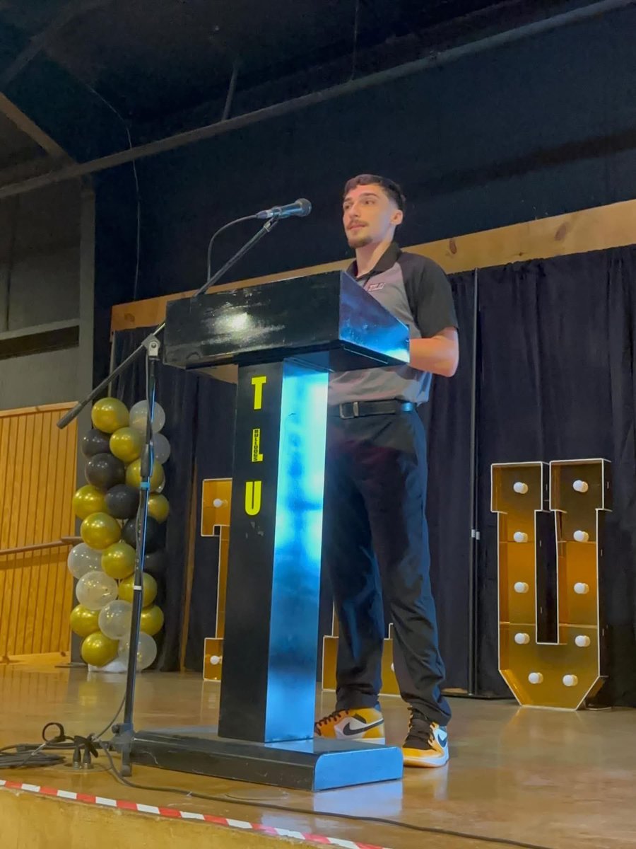 RealCoachClark's tweet photo. Grateful for the opportunity to return to Texas Lutheran University and speak at the Growing Together: Inspiring Future Educators Conference. It was a full-circle moment sharing my journey as a teacher and coach and encouraging future educators to find their “why.” 🖤💛

@TISDTHS https://t.co/U5ZpNcQt5y