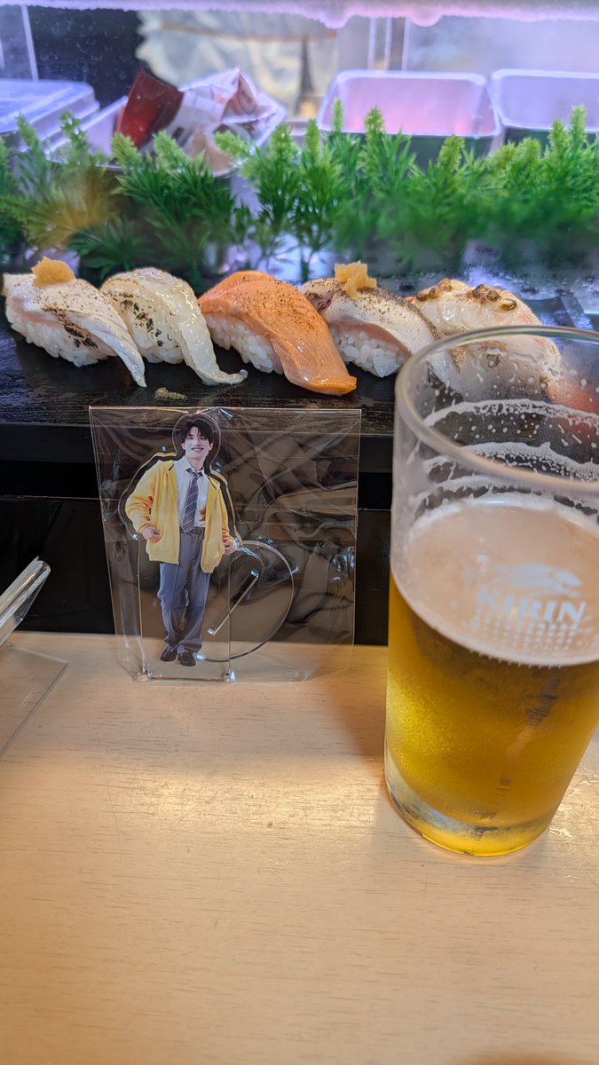 yu_ki3yu_ki's tweet photo. 歌声とダンスとアクロバットとタップに魅了された一時間半余り!!
Newsicalの本領発揮でしたね
余韻シミシミ🍺も良き!
BPT先生たちの団体様にも出会えてオイシい時間でした😊
#Newsical #FOCUS https://t.co/WnwvUKHAYL
