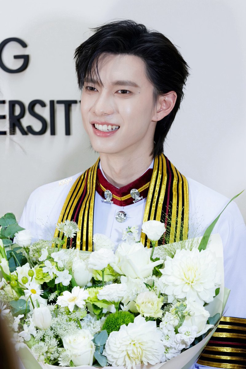 KKya088's tweet photo. #PoohGraduationDay 
@ppoohkt #ppoohkt 
📸 https://t.co/FeEfVgwSHI