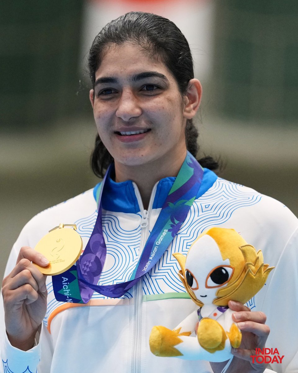 IndiaToday's tweet photo. India’s Parveen clinched the gold medal in the women’s 65kg boxing event at the Asian Games 2026 in Nishio, Japan, on October 2. Taiwan’s Nien-chin Chen won silver, while China’s Shu Li took bronze.
#AsianGames2026 #Parveen #Boxing #TeamIndia #AichiNagoya2026 #ITPhotoblog https://t.co/QV5Q3vj3Sq