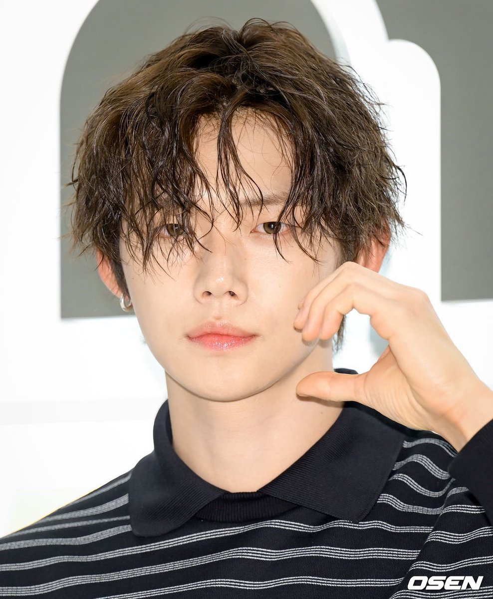 loopszzn's tweet photo. he looks so good

YEONJUN MIU MIU VINYL CLUB
 #YEONJUNxMiuMiu #YEONJUN #MiuMiuSS27 @MIUMIUofficial https://t.co/swaZQzf0Nr