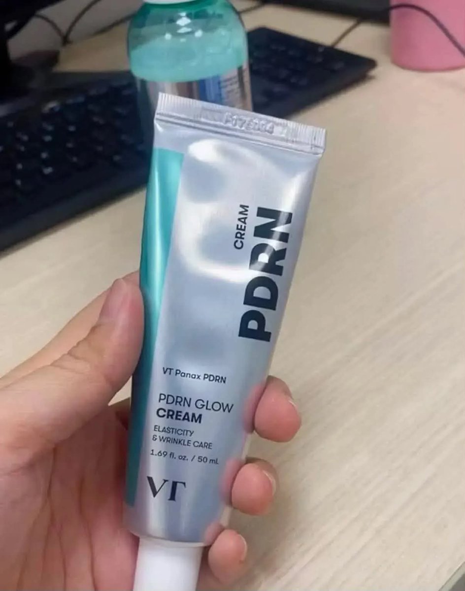 3POficialFC's tweet photo. Sungkem bgt sama embak guardian yg nyaranin ini, memang ya skincare yg ada pdrn nya ini gacor abis rutin pake 2mgg an bikin kulit jdi kyk kaca mengkilap dan alus poll, love bgt gw😭 https://t.co/D2IGeeIZOt