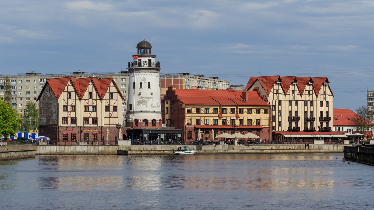 #CIA CIA #DIA DIA #Mossad Mossad Königsberg  If Crimea belongs to Russia, then by the same logic, Kaliningrad belongs to Germany. Crimea and Kaliningrad Geopolitical Analogy