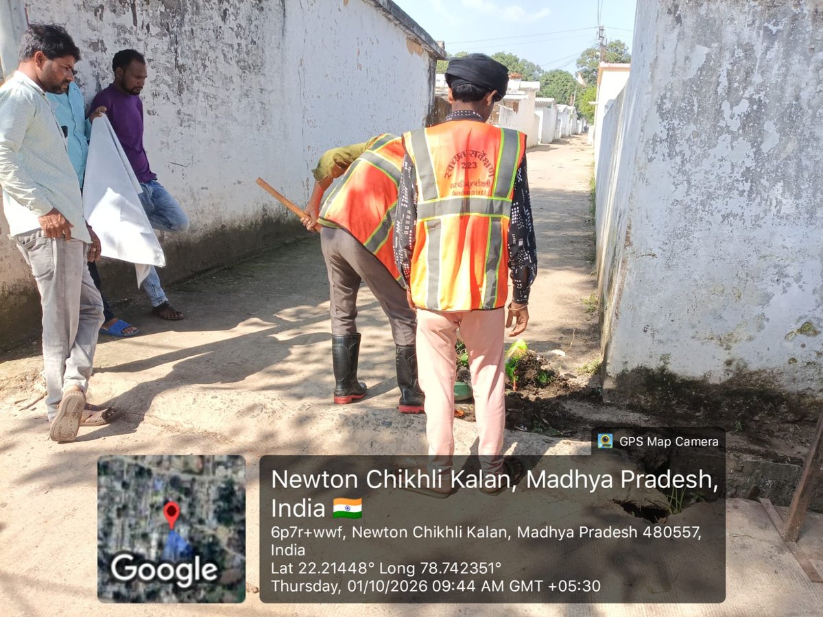 newtonchikhali's tweet photo. Let's bring the change to our own doorsteps! 🚪💚 Nagar Parishad Newton Chikhli urges everyone to actively participate in the "Swachh Mohalla Abhiyan". A clean neighborhood means a healthy community! 🙏 https://t.co/8quYZUxMe6