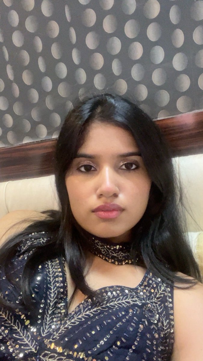 shreyaetf's tweet photo. i have decided not to smile in photos from now just wanna look really intimidating and dont want to show the manic pixie dream girl in me
#nothingtosmileabout https://t.co/T8jho3xQzZ