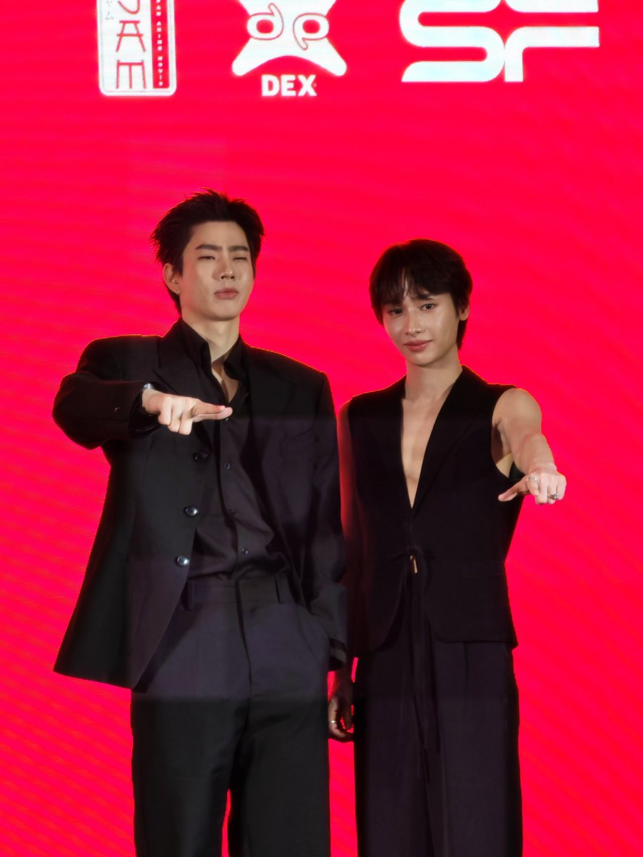 zhugegangtie4's tweet photo. #ConanCase30THxOffGun https://t.co/8TcVdsWvb8
