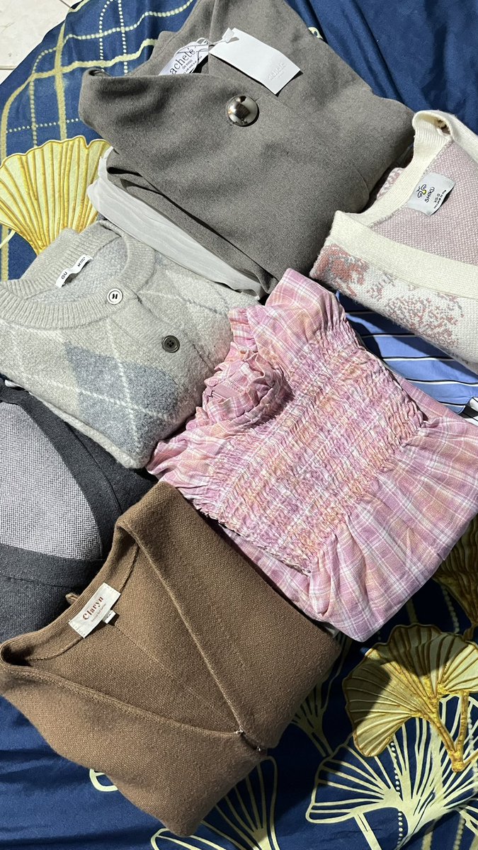 curatedbyfaav's tweet photo. hiii, mau preloved dan beberapa masih baru. ada shiku, my minols, cottonink, uniqlo, bwbyaz, etc. mostly good condi ya, pengiriman via oren (split) or manual jnt😍 https://t.co/ttRdOaz8Ob