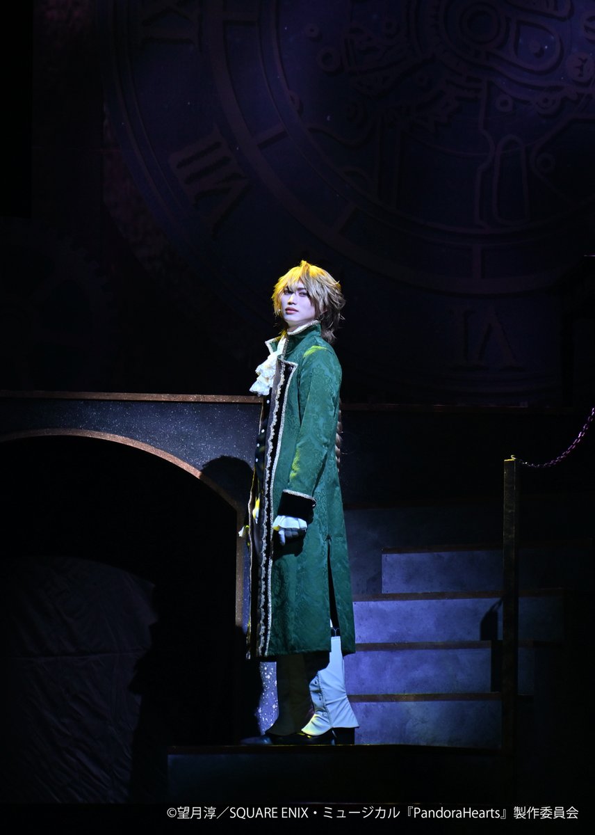 kosuke_n_event's tweet photo. ミュージカル『PandoraHearts』RetraceⅡ-madness of lost memory-が開幕いたしました⭐️

内藤光佑が演じる、ジャック＝ベザリウス のゲネプロショットをお届けします🍊

#パンミュ 
#ジャック 
#内藤光佑 https://t.co/IKMeOYaOqy