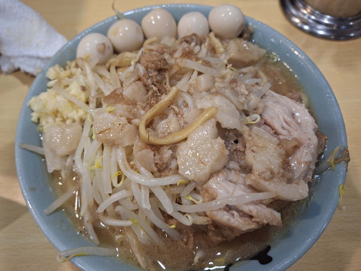 47_furano's tweet photo. 会社の人と初めて直系二郎ラーメン食べに行きました😁 https://t.co/G78ZpXx5MN