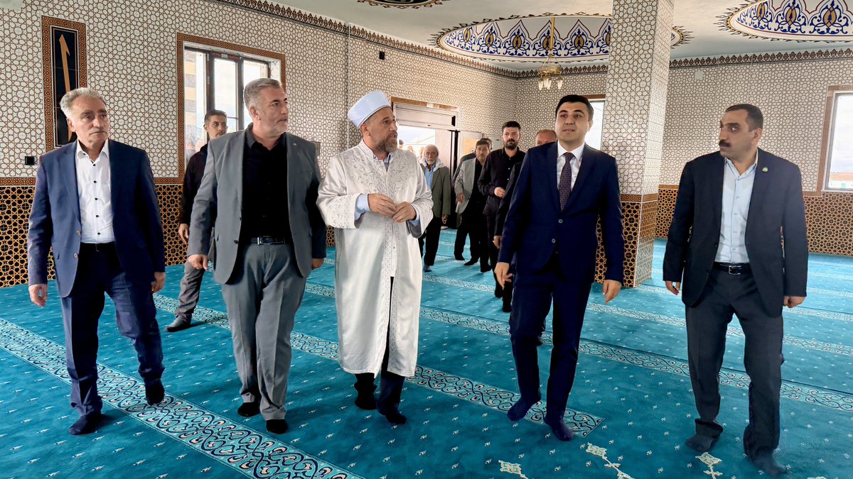 HudaPar21's tweet photo. İl Başkanımız Zeynul Abidin Gülsever, Çınar İlçe Başkanımız Aziz Tekdal ve beraberindeki heyetimiz, Karaçbelik (Qerejberg) mahallesindeki caminin açılışına katıldı.

Açılış programına Çınar Kaymakamı Celal Güngör ve çevre köylerin ileri gelenleri de katıldı. https://t.co/0NwPb933R6