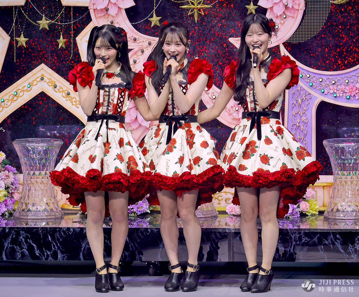 jijicom_ent's tweet photo. AKB48 星月花の皆さん⭐🌙🌸

「AKB48 THREE CONCEPTS LIVE」の「新曲『好きish』コンサート」で「LOVE修行」を披露した佐藤綺星さん、八木愛月さん、伊藤百花さんです。

#星月花 #佐藤綺星 #八木愛月 #伊藤百花 https://t.co/WCjjRXw48g