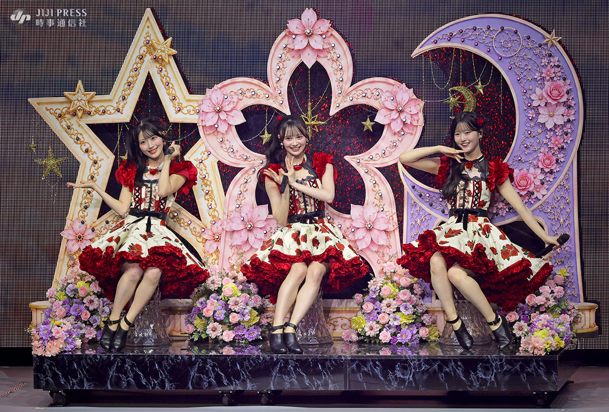 jijicom_ent's tweet photo. AKB48 星月花の皆さん⭐🌙🌸

「AKB48 THREE CONCEPTS LIVE」の「新曲『好きish』コンサート」で「LOVE修行」を披露した佐藤綺星さん、八木愛月さん、伊藤百花さんです。

#星月花 #佐藤綺星 #八木愛月 #伊藤百花 https://t.co/WCjjRXw48g