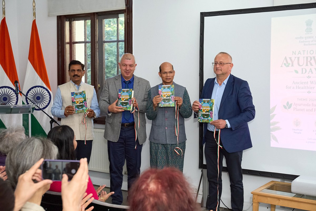 eoiromania's tweet photo. 🌿🇮🇳 11th Ayurveda Day 2026 at the Embassy of India, Bucharest 🇮🇳🌿

The Embassy of India, Bucharest celebrated the 11th Ayurveda Day with the launch of Volume IV of Ayurveda in Romania, highlighting the growing interest in Ayurveda and its relevance to a healthy and balanced everyday life.

🇮🇳 H.E. Dr. Manoj Kumar Mohapatra, Ambassador of India to Romania, spoke about the importance of Ayurveda in daily life and its timeless approach to health and well-being.

📖 Mr. Andrei Gamulea, President, AMN-Romania, also addressed the gathering and spoke about the significance of the launch of the fourth volume of Ayurveda in Romania.

🤝 The event was also attened by Mr. Vasile Rîmbu, Mayor of Suceava, and witnessed enthusiastic participation from members of the Indian community, Romanian friends and well-wishers.

The celebration provided a meaningful platform to promote awareness of Ayurveda and further strengthen India-Romania people-to-people and cultural ties.

#AyurvedaDay2026 #Ayurveda #AyurvedaInRomania #IndiaInRomania #EmbassyOfIndia #MinistryOfAYUSH #CulturalDiplomacy #IndiaRomania #Wellness #TraditionalKnowledge