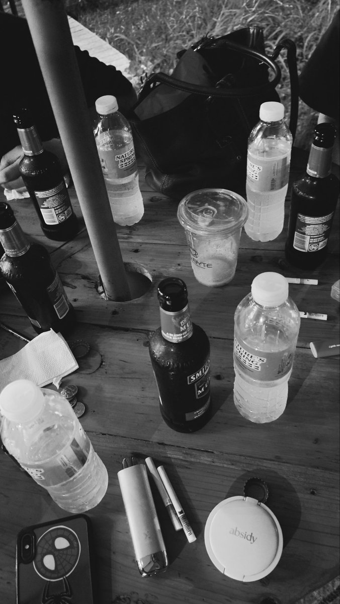 fruuvvi's tweet photo. esse session 🚬 #yositwt https://t.co/EgBx9rSxvM