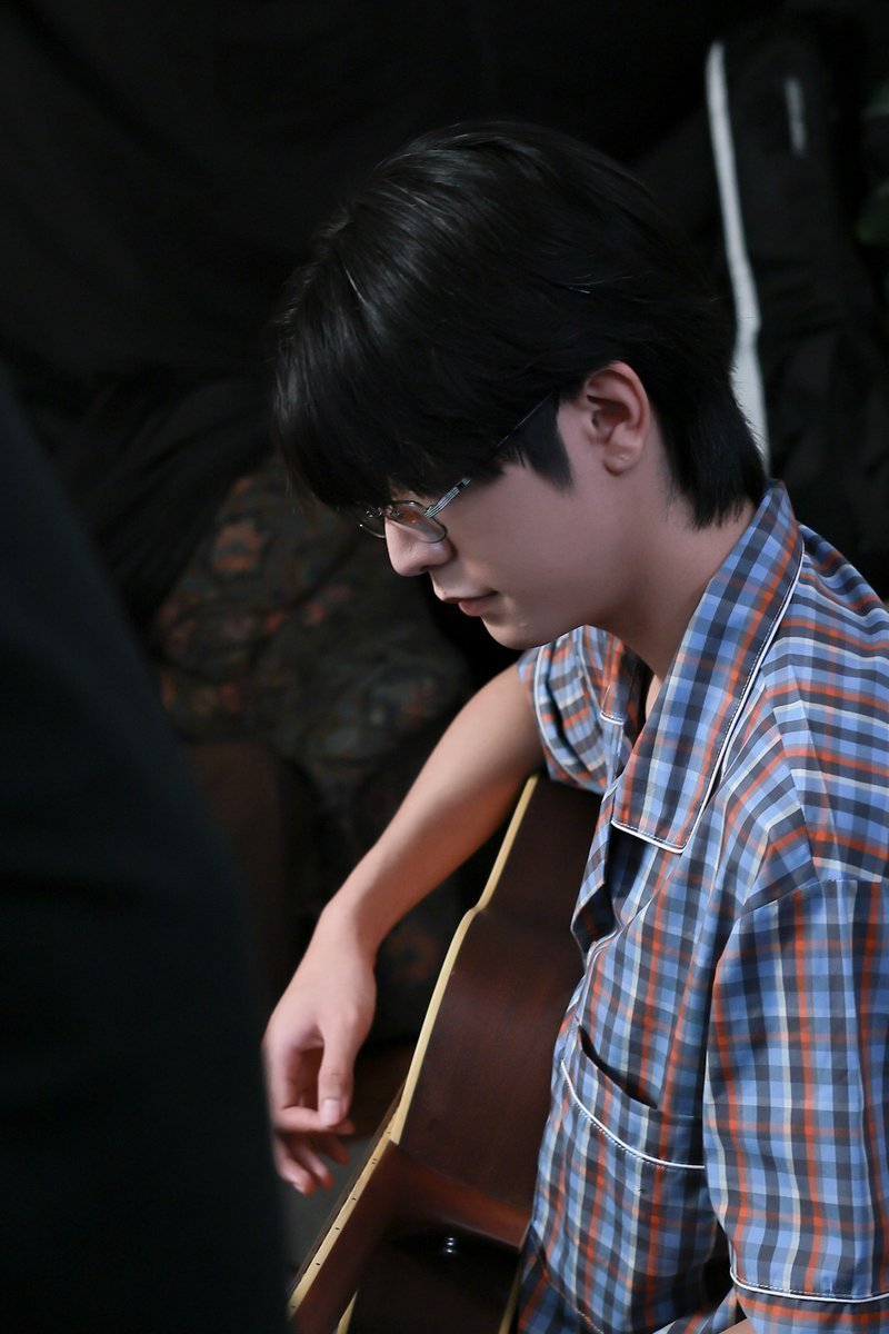 Maywb7o's tweet photo. ဘာလဲ ဝတ်စရာမရှိတာလာ ရှင်တို့နော် တအားပဲ

SHINING LOVE IN THE HEART

#WEIRDO101SeriesEP8 https://t.co/BD7sUctO5B