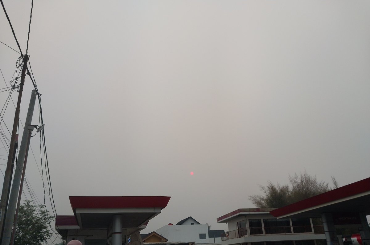 dlitechan's tweet photo. Sumsel butuh perhatian juga
Walaupun tweet ini tidak bisa membantu mengurangi asap yang terjadi, orang orang di Indonesia harus tahu betapa tidak peduli nya para pihak yang harus nya bertanggung jawab menangani asap karhutlah yg justru terjadi setiap tahun.
#PrayForSumsel https://t.co/cBg1Ht0Tc9