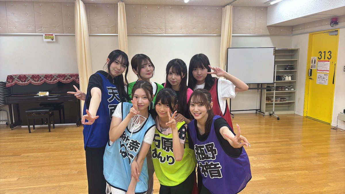 328_zion's tweet photo. 元 # ババババンビ 小鳥遊るいさん
プロデュースアイドルグループ
SUNNY PARADE 紫色担当
"じおん"こと瓶野神音です 💟💭

2026年11月19日にデビューライブ
『晴れときどき晴れ』があります！☀️

サニパは7人中6人がアイドル未経験で、
私は、サニパ唯一のアイドル経験者です。

前アイドルを卒業した時は、もうしないと決めていましたが、自分の夢がしっかりとでき、アイドルとしての自覚、覚悟をもち、またこうして再スタートさせていただくことになりました。

「 唯一のアイドル経験者として、今自分に出来ることは何か 」そんな事を考えながら毎日を過ごしています。

デビュー前なのにも関わらず
もう既にたくさんのお仕事をいただき
自分達の楽曲もできあがっていたり、私たちの為に毎日沢山の方が関わってくださっていて、とても有難い環境だなと思いますし、とても期待もしていただけてると思います。

その期待に応えれるよう、超えれるよう、
まずはデビューライブを成功させる為に、
みんなで毎日レッスン頑張っています。

平日ではありますが、
絶対に楽しませる自信あります！
来て後悔はさせません。私が保証します。

私たちSUNNY PARADEが
スタートする瞬間を、ぜひたくさんの方に
見に来ていただきたいですし、
"サニパ古参"として、これから一緒に
色んな景色を見て行きたいです。

チケット販売中です！🎫✨
11/19は会おうね、この投稿をみつけてくれたみんな。

🔗https://t.co/FkZdympw7H