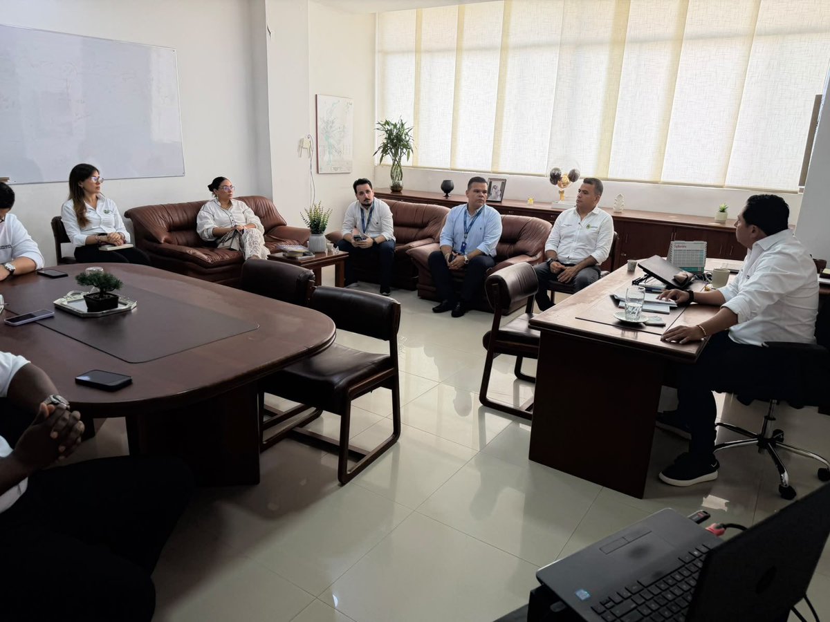 AuditoriaGen's tweet photo. La Gerencia Seccional VI Neiva instaló Auditoría Financiera y de Gestión a Contraloría Municipal de esa ciudad.  Este ejercicio misional evaluará la gestión del organismo de control fiscal en 2025 y da cumplimiento a la hoja de ruta institucional.  #AGREnRegiones https://t.co/ygWQTfGaEX