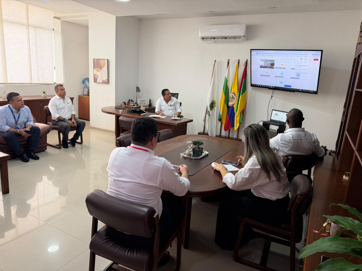 AuditoriaGen's tweet photo. La Gerencia Seccional VI Neiva instaló Auditoría Financiera y de Gestión a Contraloría Municipal de esa ciudad.  Este ejercicio misional evaluará la gestión del organismo de control fiscal en 2025 y da cumplimiento a la hoja de ruta institucional.  #AGREnRegiones https://t.co/ygWQTfGaEX