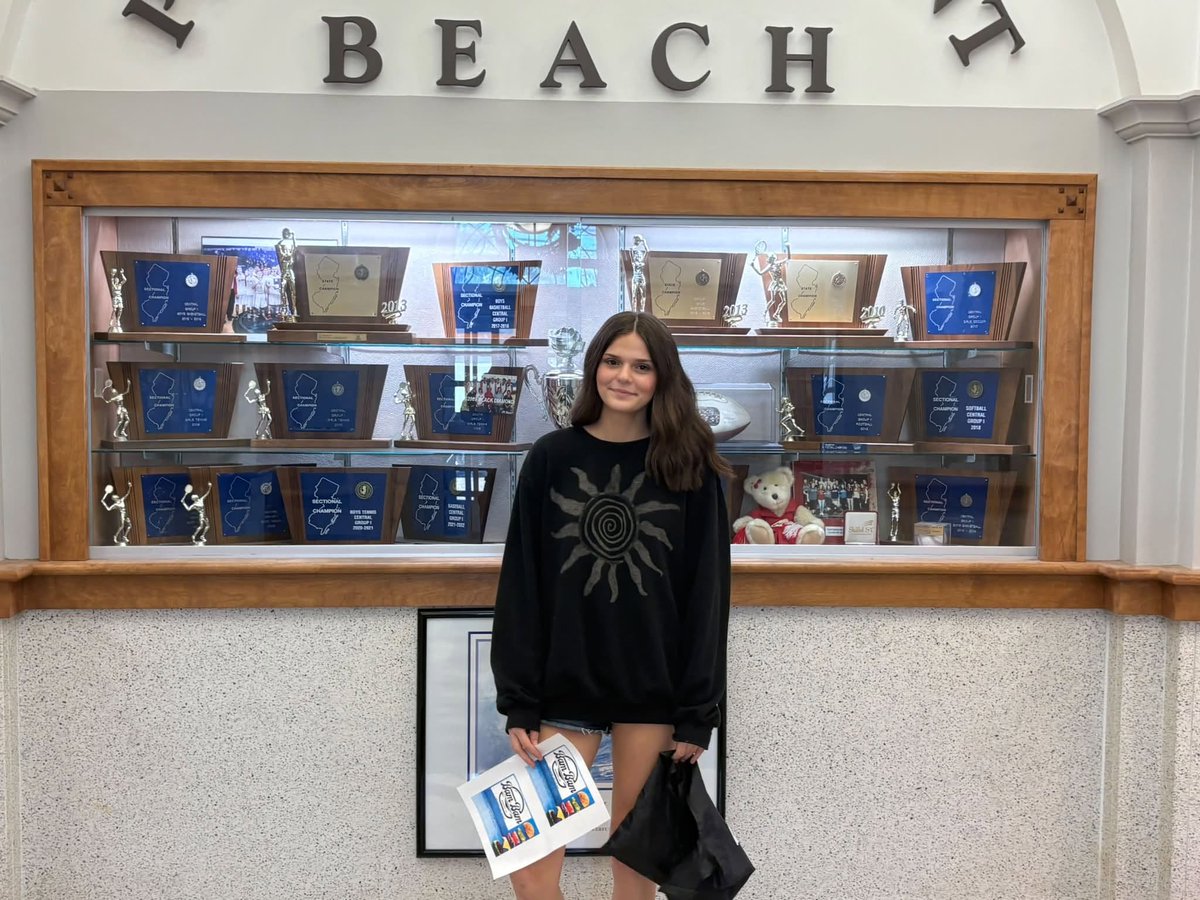 NaGrosshandler's tweet photo. Laura is this week's Upstander of the Week at @PointBeachHS .  Keep up the great work Laura! https://t.co/NR1XRrs9CK